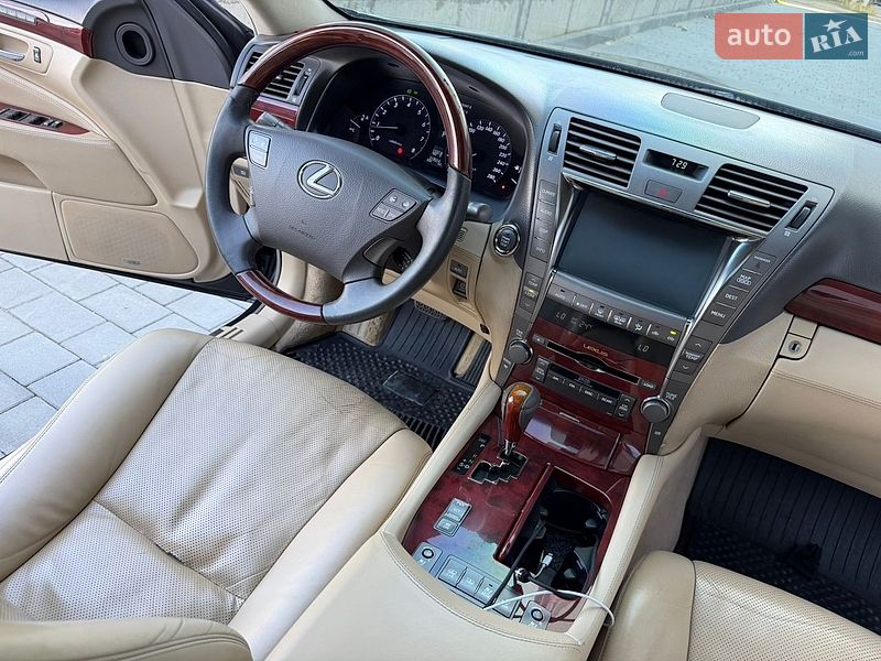 Седан Lexus LS 2007 в Ивано-Франковске