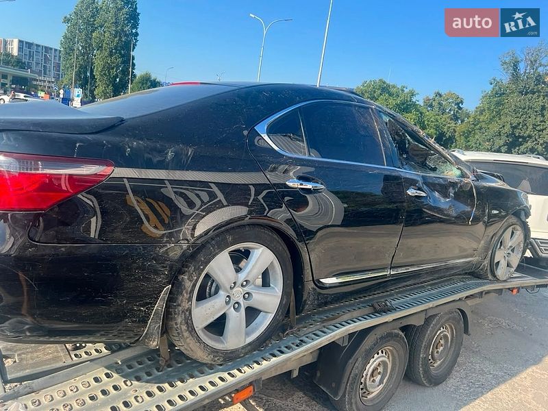 Седан Lexus LS 2007 в Ужгороде