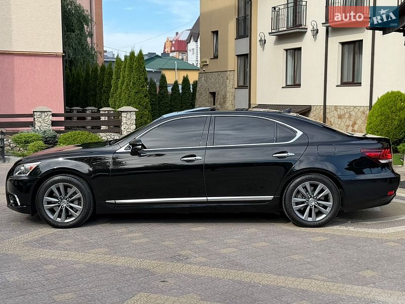 Седан Lexus LS 2012 в Тернополі