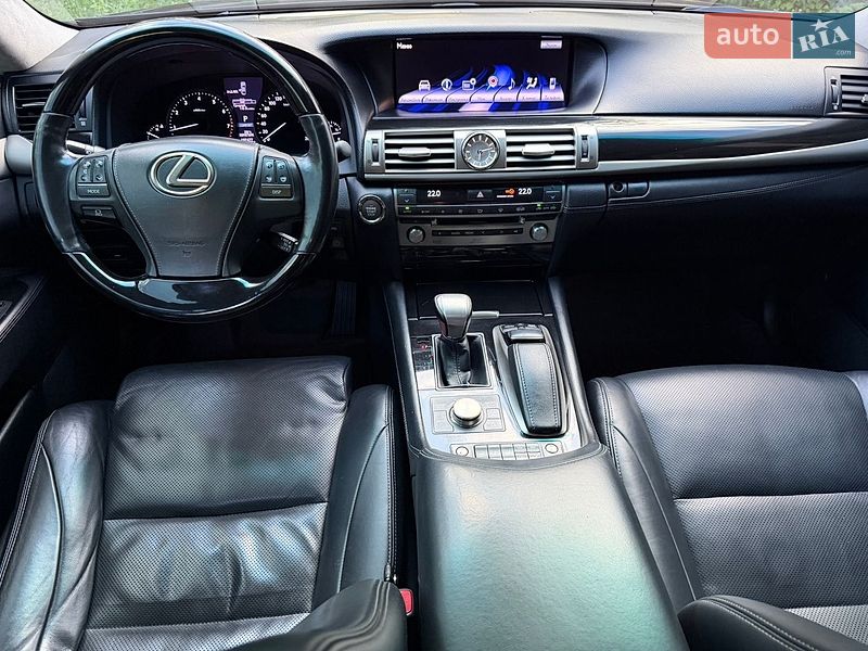 Седан Lexus LS 2012 в Тернополі