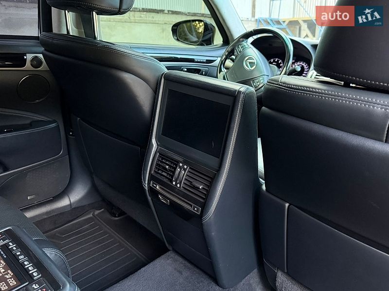 Седан Lexus LS 2012 в Тернополі