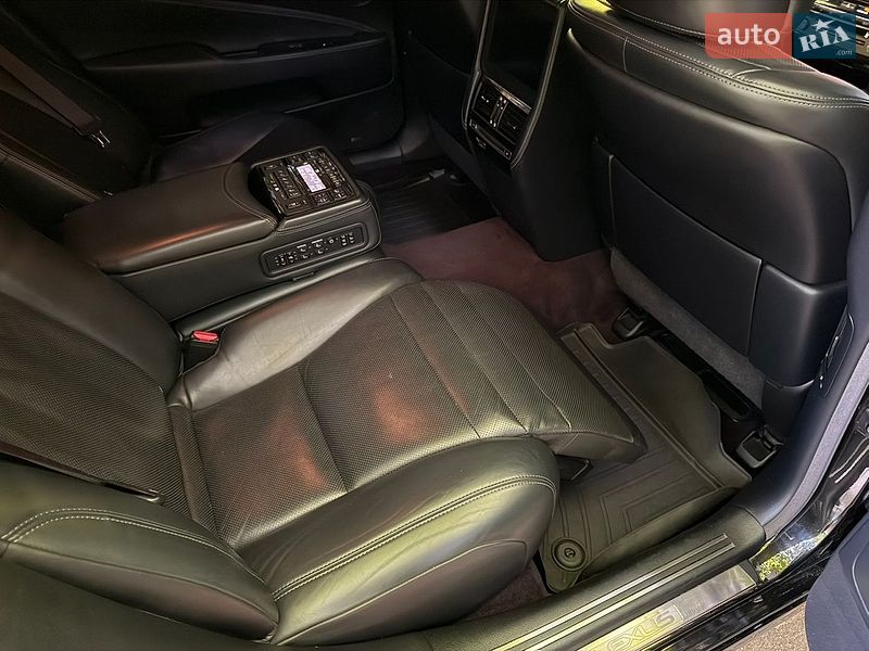 Седан Lexus LS 2012 в Тернополі