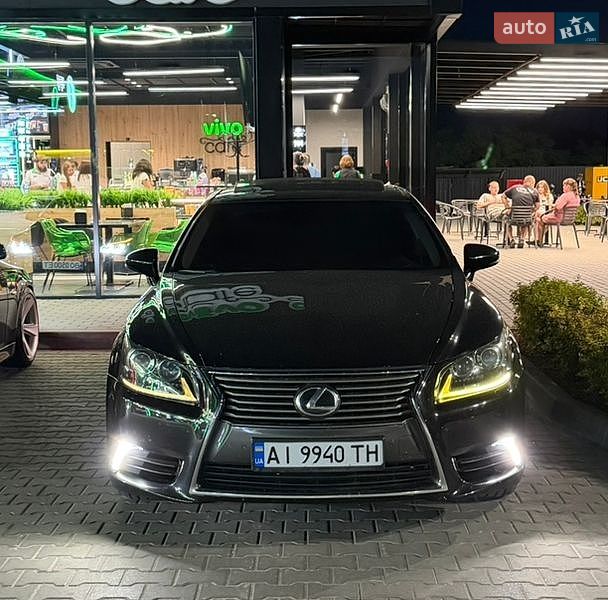 Седан Lexus LS 2012 в Тернополі
