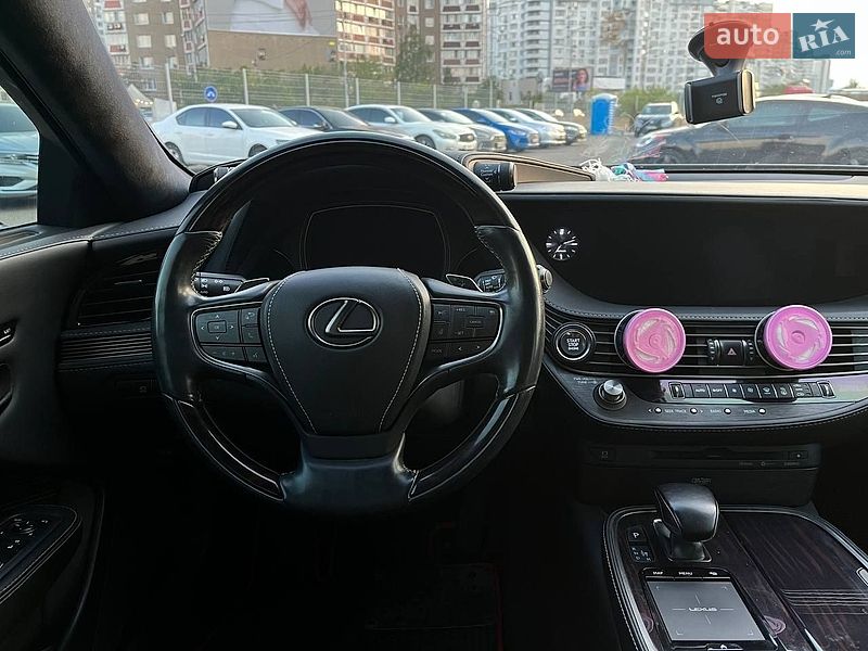 Седан Lexus LS 2018 в Киеве