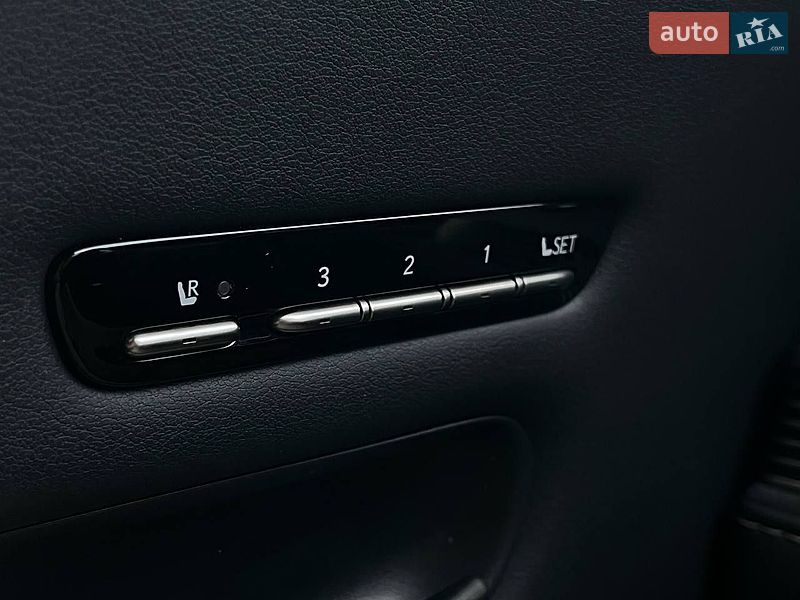 Седан Lexus LS 2018 в Києві