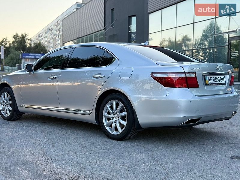 Седан Lexus LS 2008 в Дніпрі