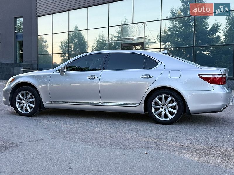 Седан Lexus LS 2008 в Дніпрі