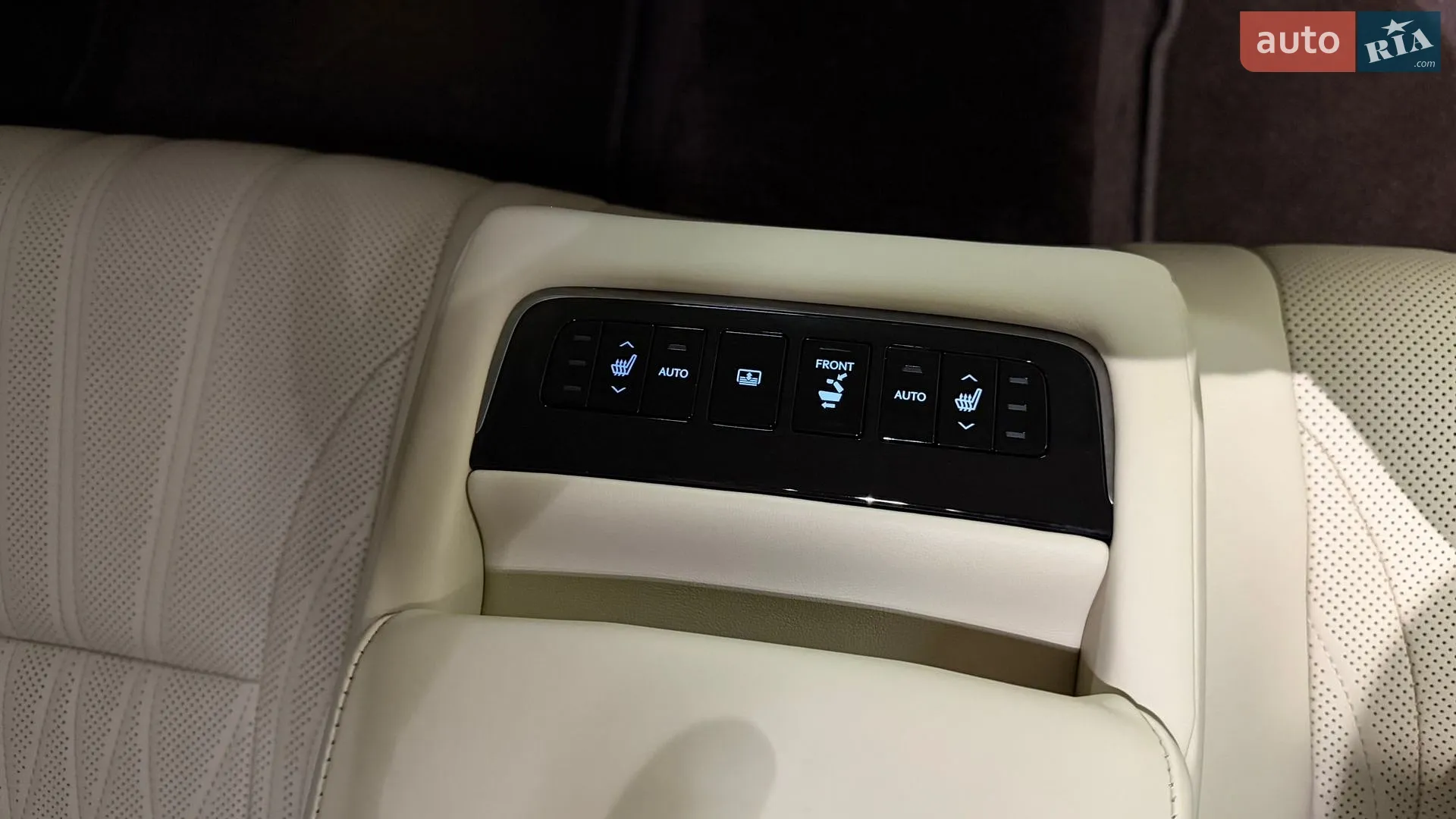2020 Lexus LS - мініатюра 17