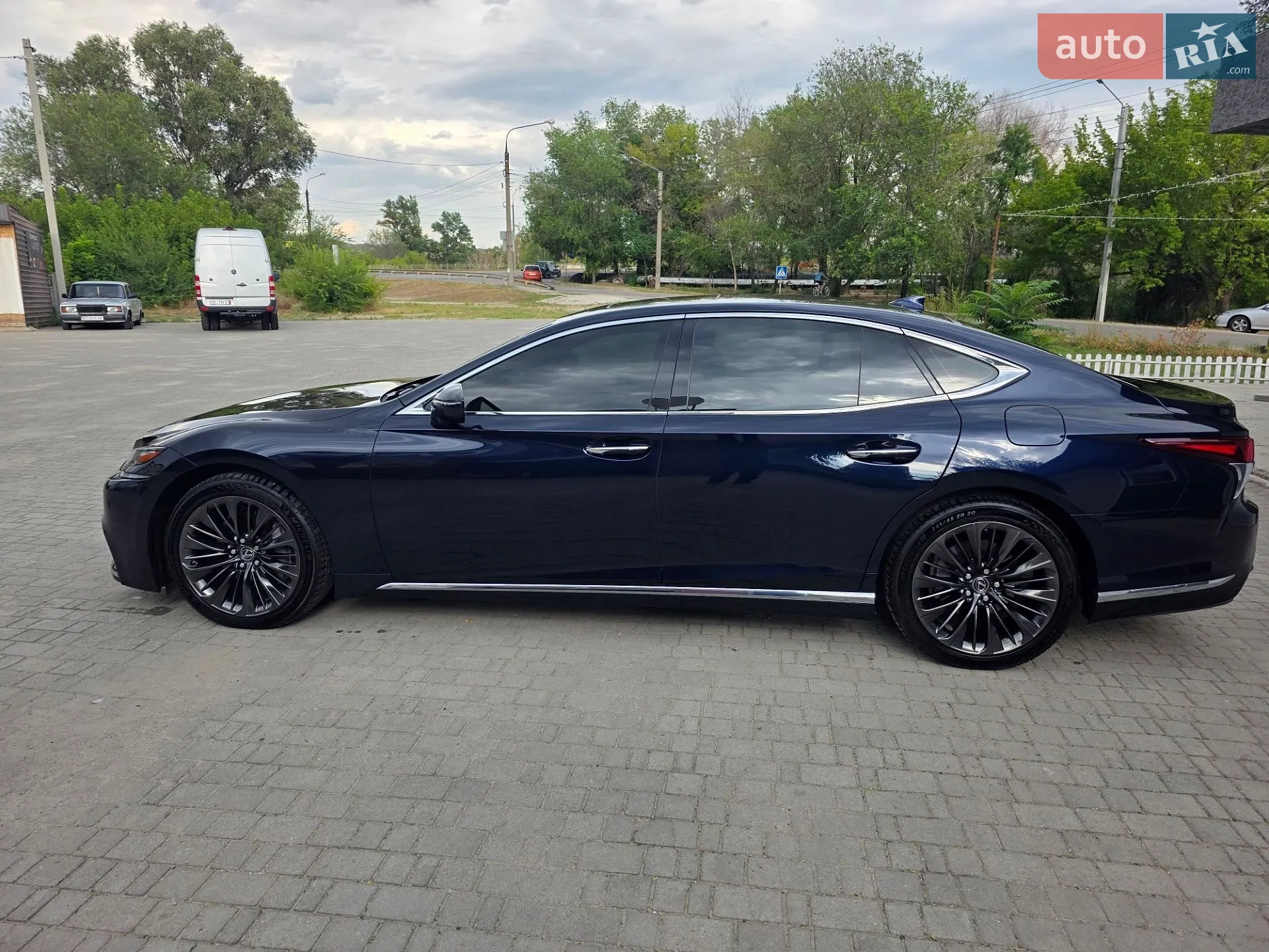 2019 Lexus LS - мініатюра 3