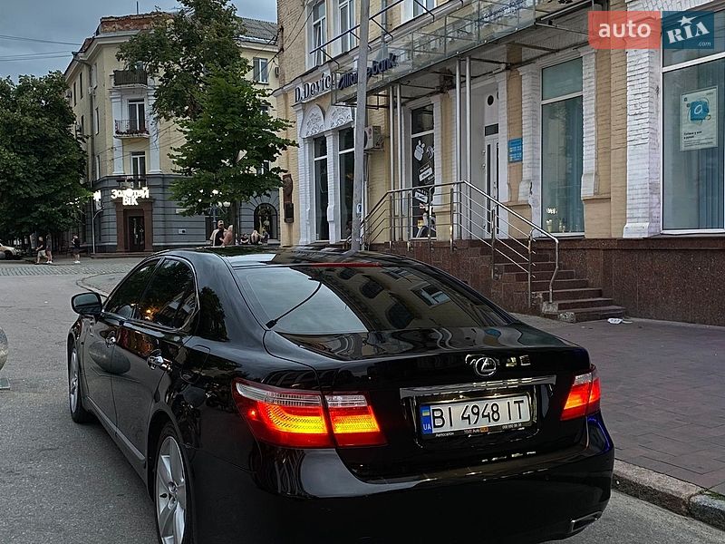 Седан Lexus LS 2007 в Полтаві