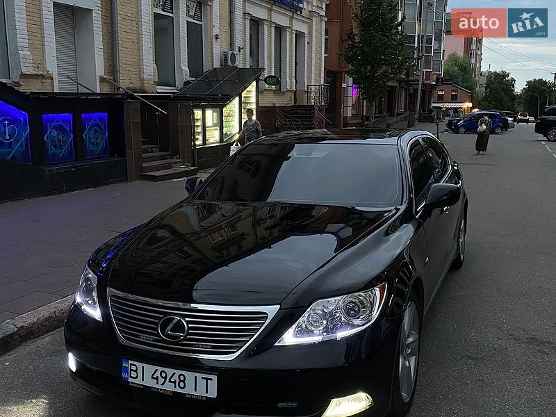 Седан Lexus LS 2007 в Полтаві