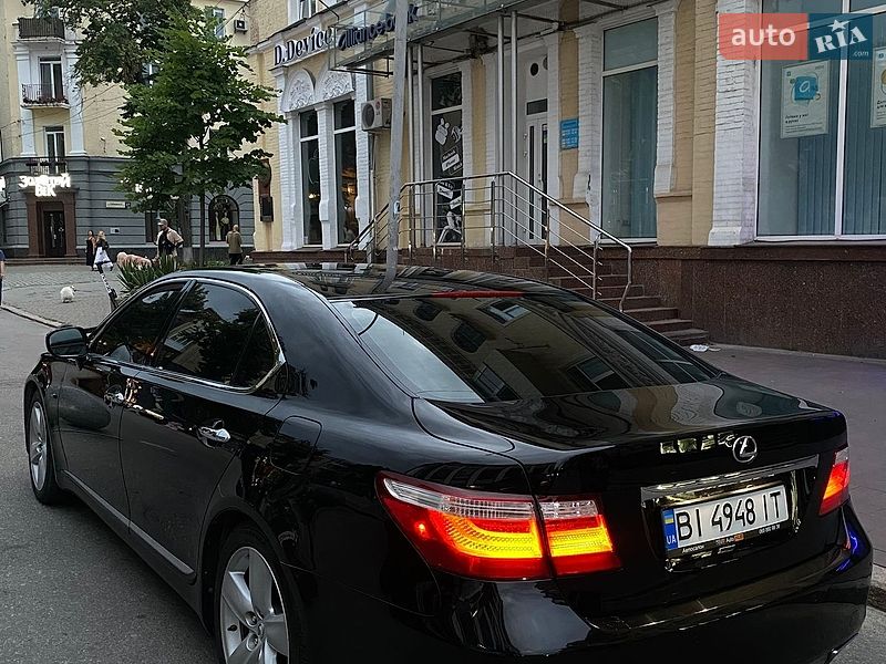 Седан Lexus LS 2007 в Полтаві