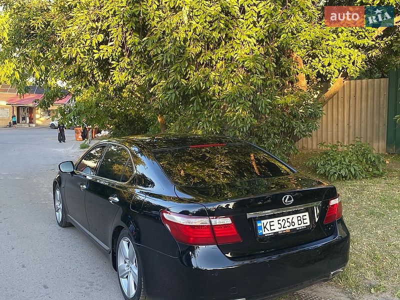 Седан Lexus LS 2007 в Полтаві