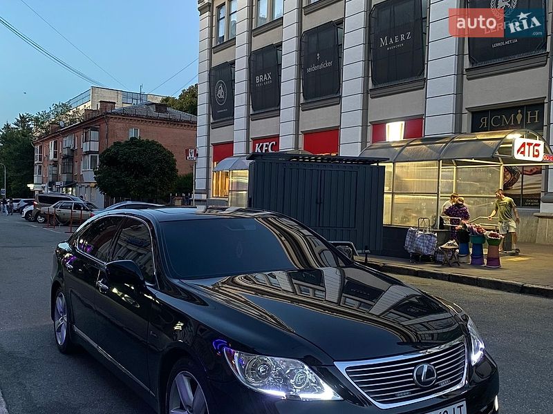 Седан Lexus LS 2007 в Полтаві