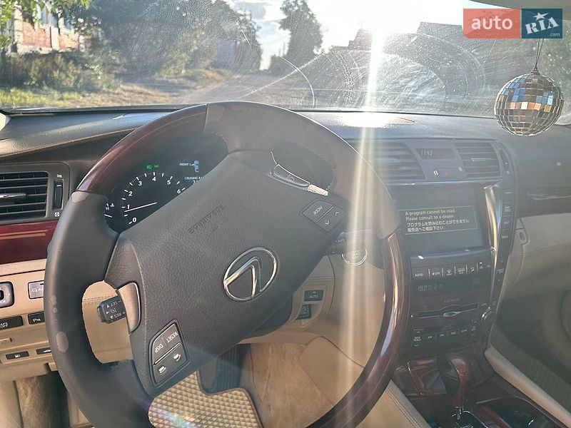Седан Lexus LS 2007 в Полтаві