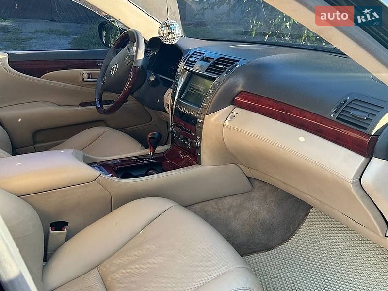 Седан Lexus LS 2007 в Полтаві