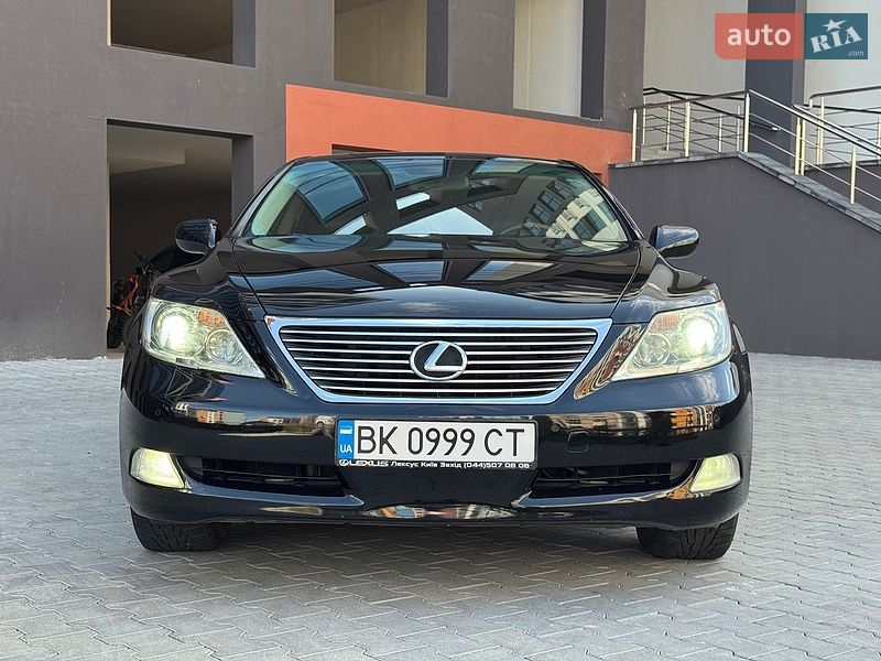 Седан Lexus LS 2008 в Ровно