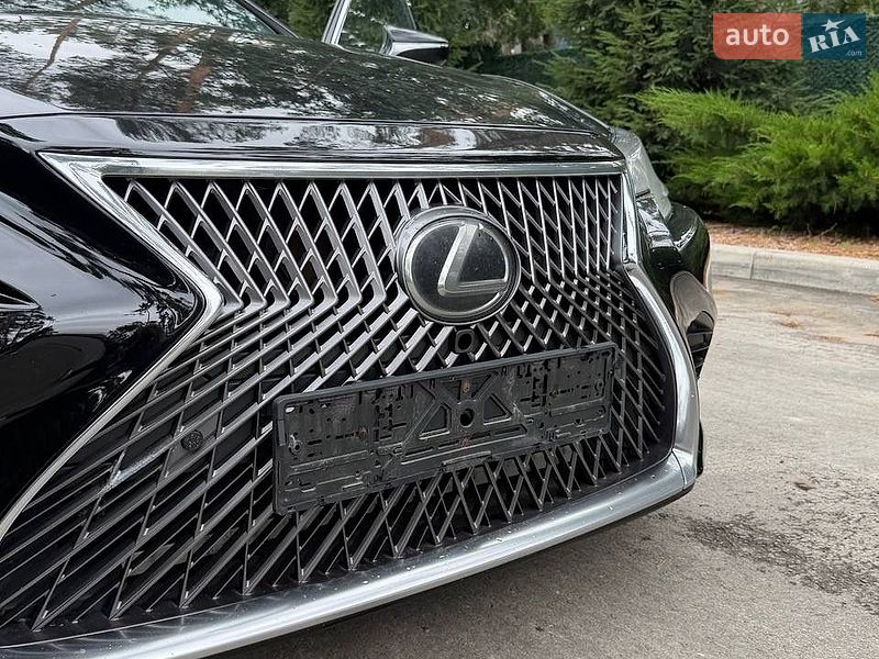 Седан Lexus LS 2018 в Киеве