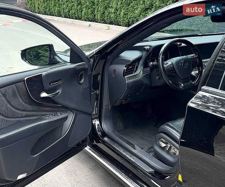 Седан Lexus LS 2018 в Киеве