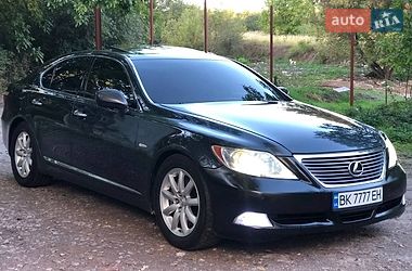 Седан Lexus LS 2007 в Львове