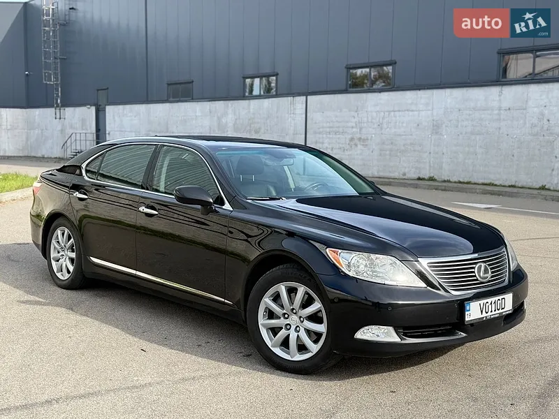 Lexus LS