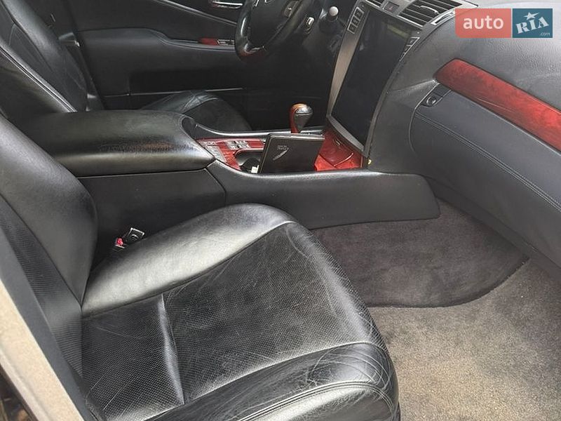 Седан Lexus LS 2007 в Умани