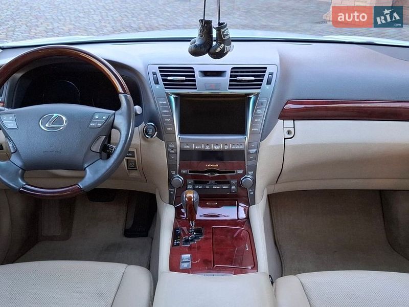 Седан Lexus LS 2007 в Черкасах