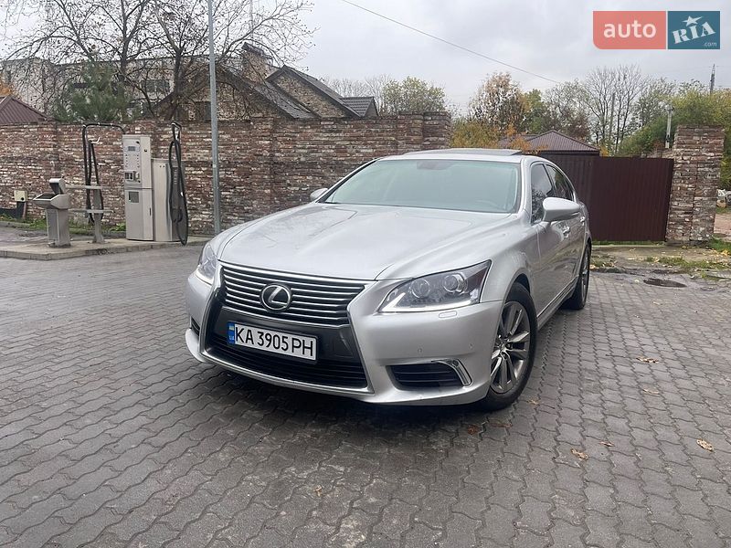 Седан Lexus LS 2013 в Львові