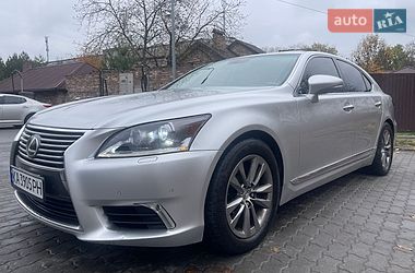 Седан Lexus LS 2013 в Львові