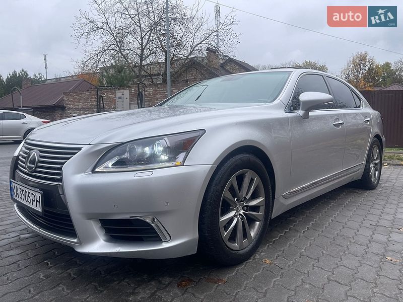 Седан Lexus LS 2013 в Львові