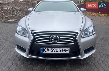 Седан Lexus LS 2013 в Львові