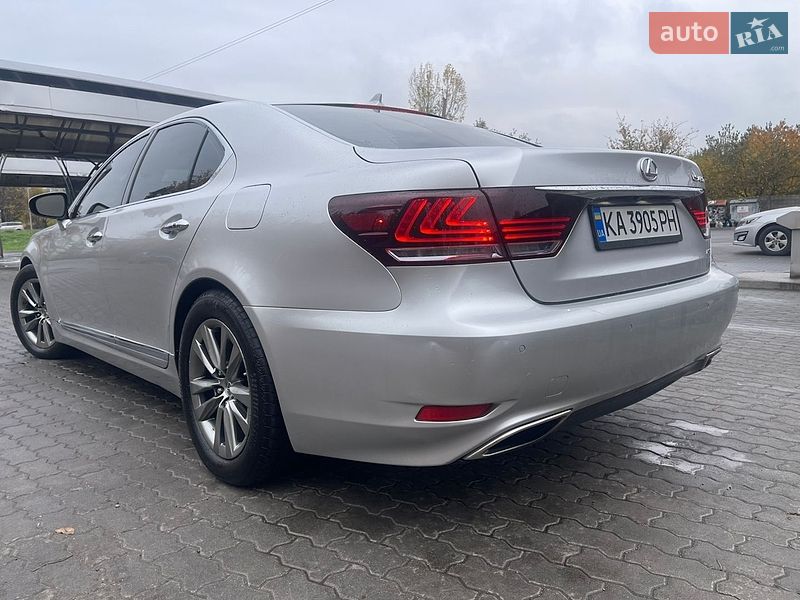 Седан Lexus LS 2013 в Львові