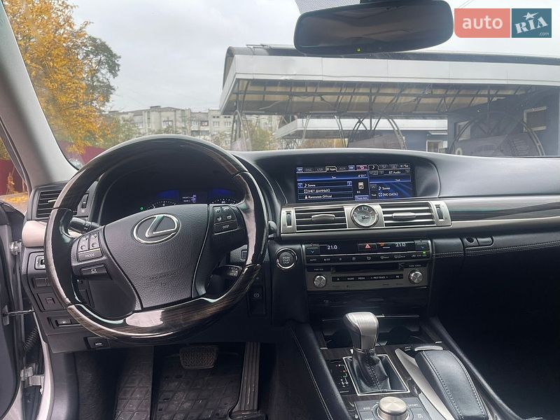 Седан Lexus LS 2013 в Львові