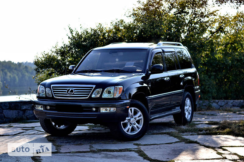 Внедорожник / Кроссовер Lexus LX 2003 в 