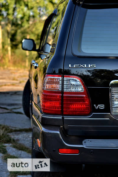 Внедорожник / Кроссовер Lexus LX 2003 в Житомире