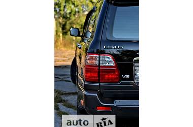 Внедорожник / Кроссовер Lexus LX 2003 в 