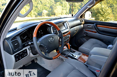 Внедорожник / Кроссовер Lexus LX 2003 в 