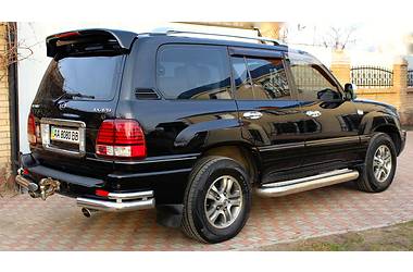 Позашляховик / Кросовер Lexus LX 2003 в 