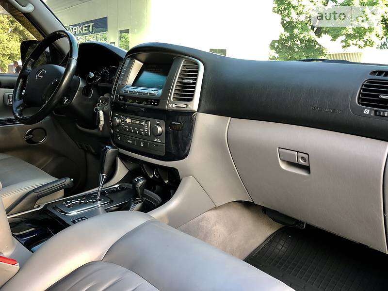 Позашляховик / Кросовер Lexus LX 2007 в Дніпрі