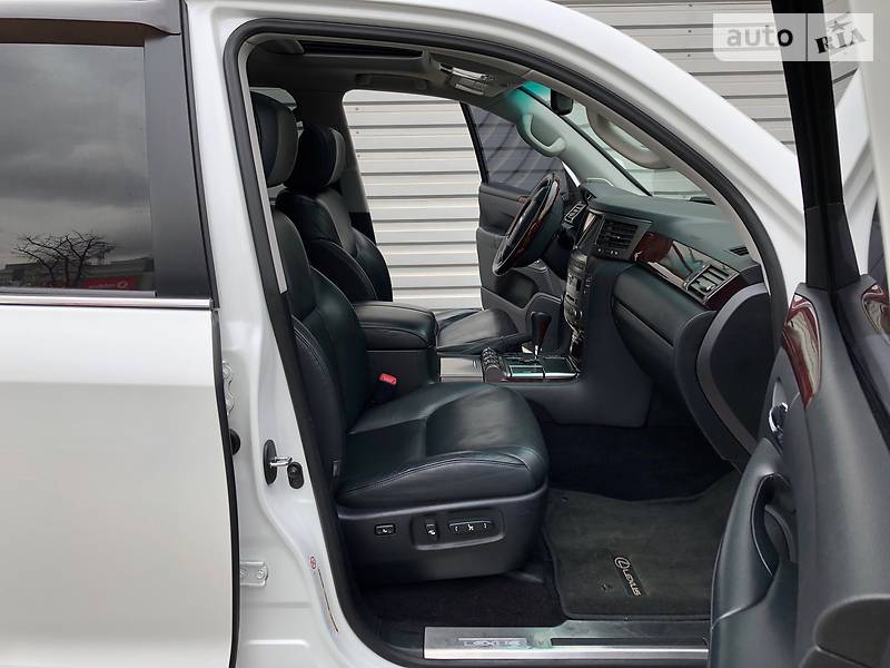 Позашляховик / Кросовер Lexus LX 2011 в Києві