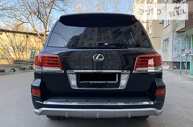 Позашляховик / Кросовер Lexus LX 2014 в 