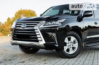 Позашляховик / Кросовер Lexus LX 2017 в 