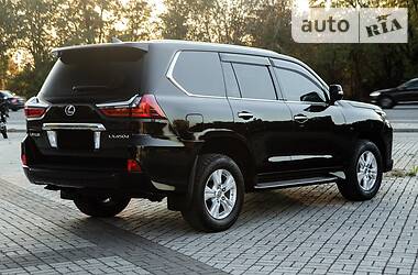 Позашляховик / Кросовер Lexus LX 2017 в 