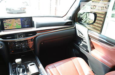 Позашляховик / Кросовер Lexus LX 2017 в 