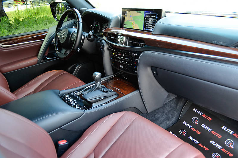 Позашляховик / Кросовер Lexus LX 2016 в Києві