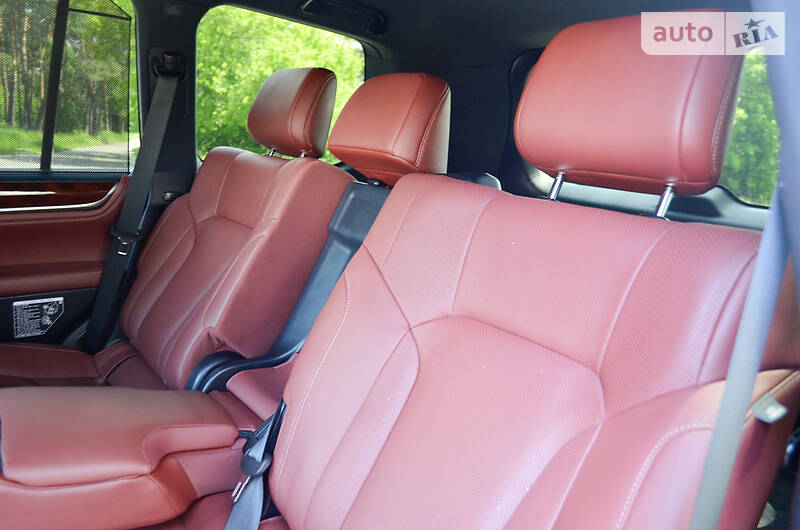 Позашляховик / Кросовер Lexus LX 2016 в Києві