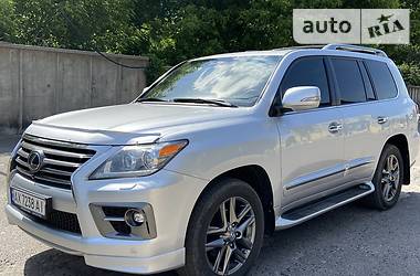 Позашляховик / Кросовер Lexus LX 2013 в 