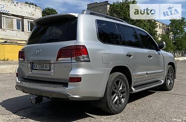 Позашляховик / Кросовер Lexus LX 2013 в 
