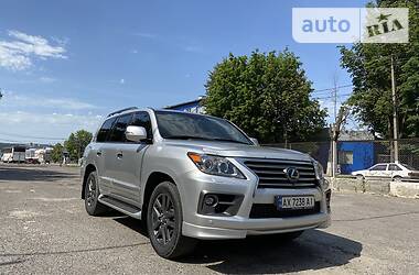 Позашляховик / Кросовер Lexus LX 2013 в 