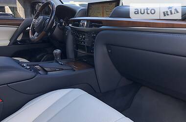 Внедорожник / Кроссовер Lexus LX 2016 в 